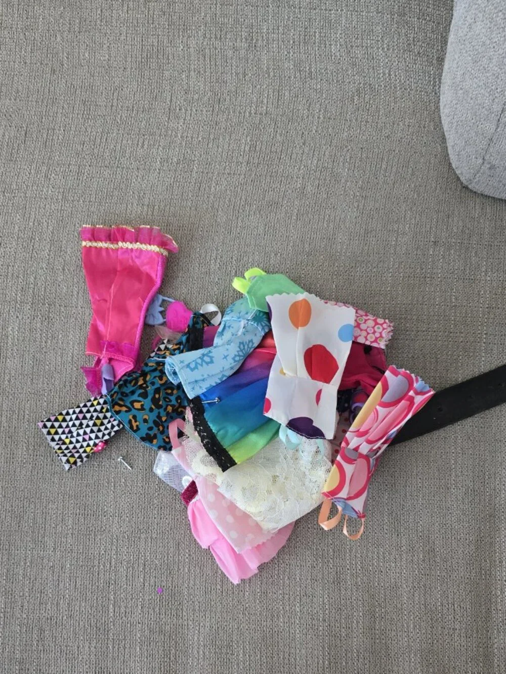 Huge Barbie Dolls, Clothes And Accessories Lot See description